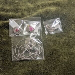 Chic Silver Necklace with Pink Accents